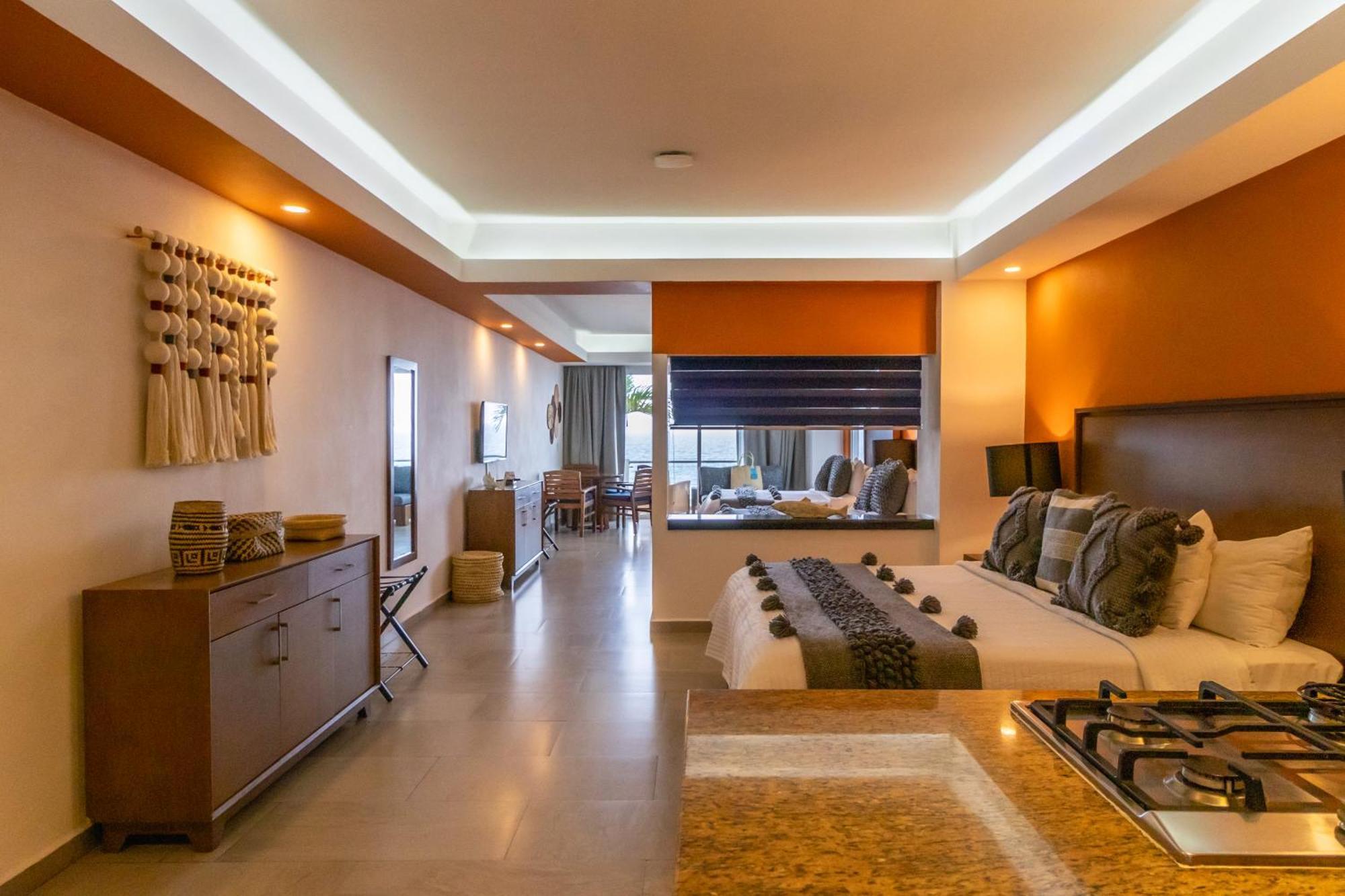 The Paramar Beachfront Boutique Hotel With Breakfast Included - Downtown Malecon Puerto Vallarta Zewnętrze zdjęcie