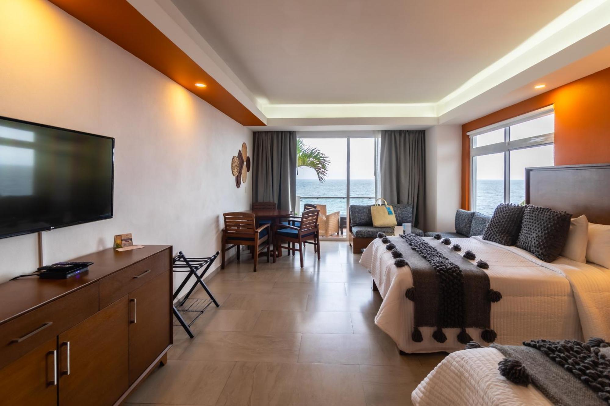 The Paramar Beachfront Boutique Hotel With Breakfast Included - Downtown Malecon Puerto Vallarta Zewnętrze zdjęcie