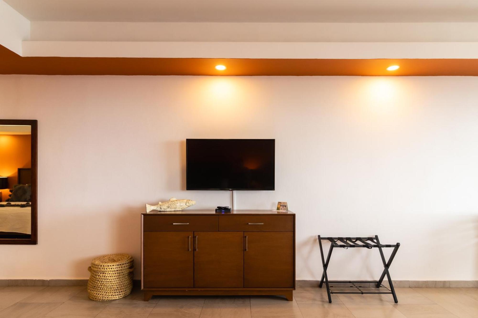 The Paramar Beachfront Boutique Hotel With Breakfast Included - Downtown Malecon Puerto Vallarta Zewnętrze zdjęcie